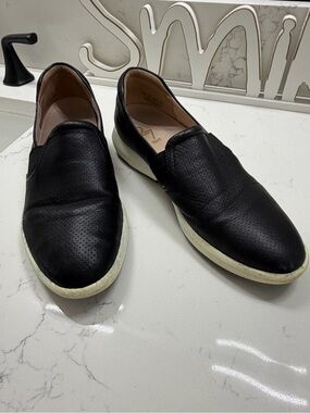 Women’s slip on naturalizer shoes 27 edit women’s size 7 leather shoes